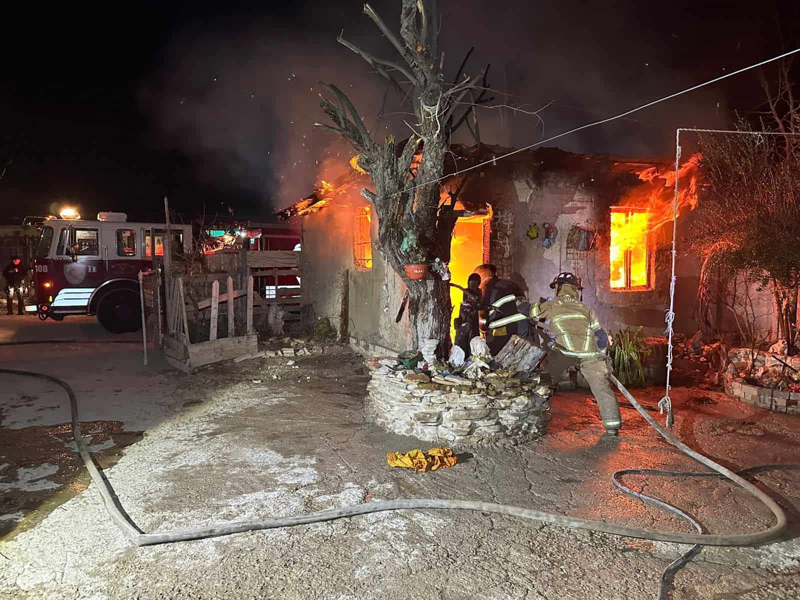 Incendio en Ciudad Acuña: Capilla de la Santa Muerte sufre graves daños por descuido