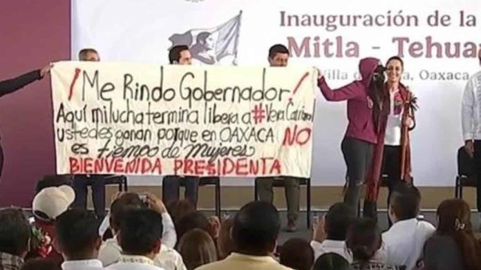 María Elena Ríos protesta en evento de Sheinbaum en Oaxaca María Elena Ríos protesta en evento de Sheinbaum en Oaxaca