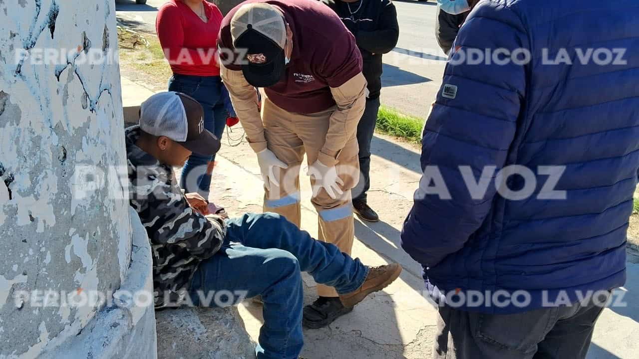 Tumba a motociclista