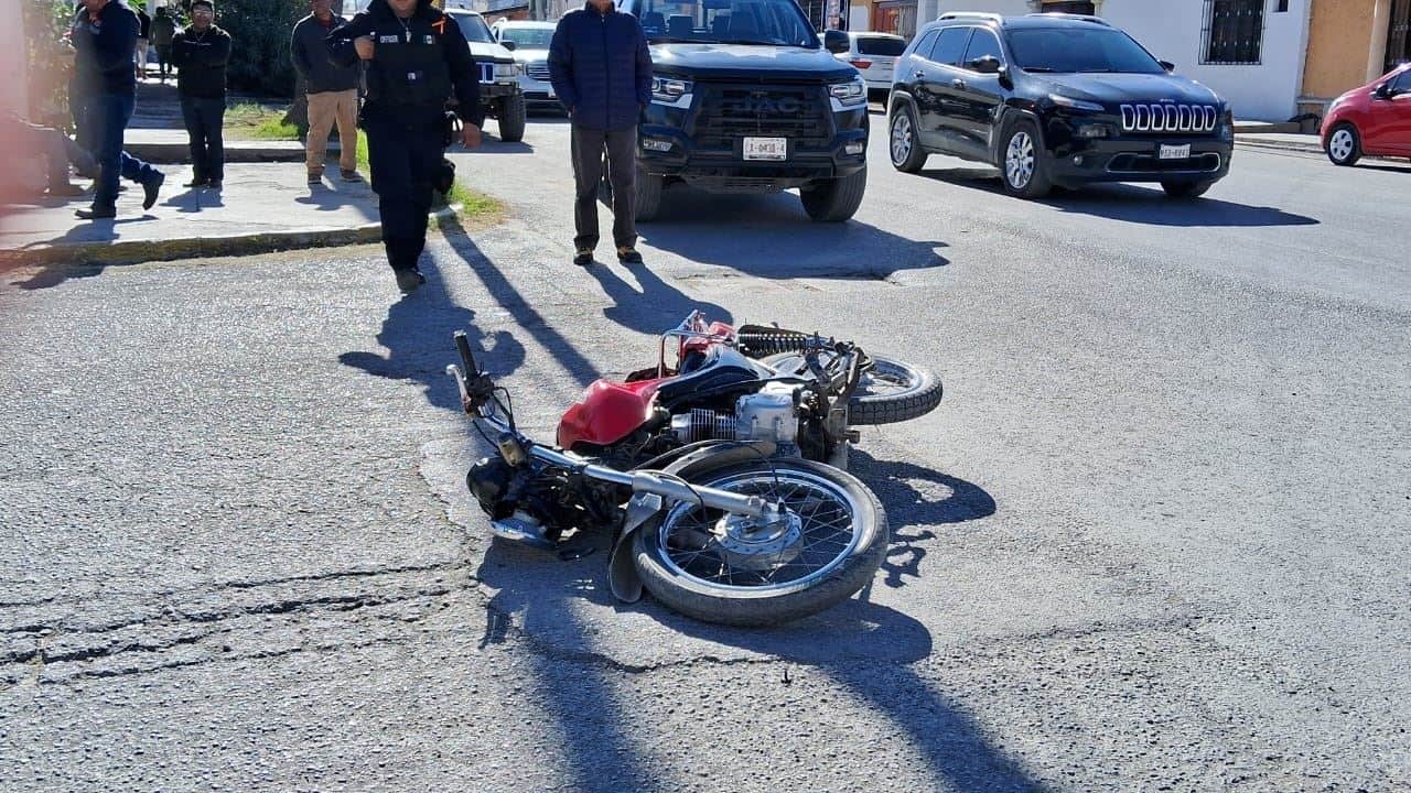 Tumba a motociclista