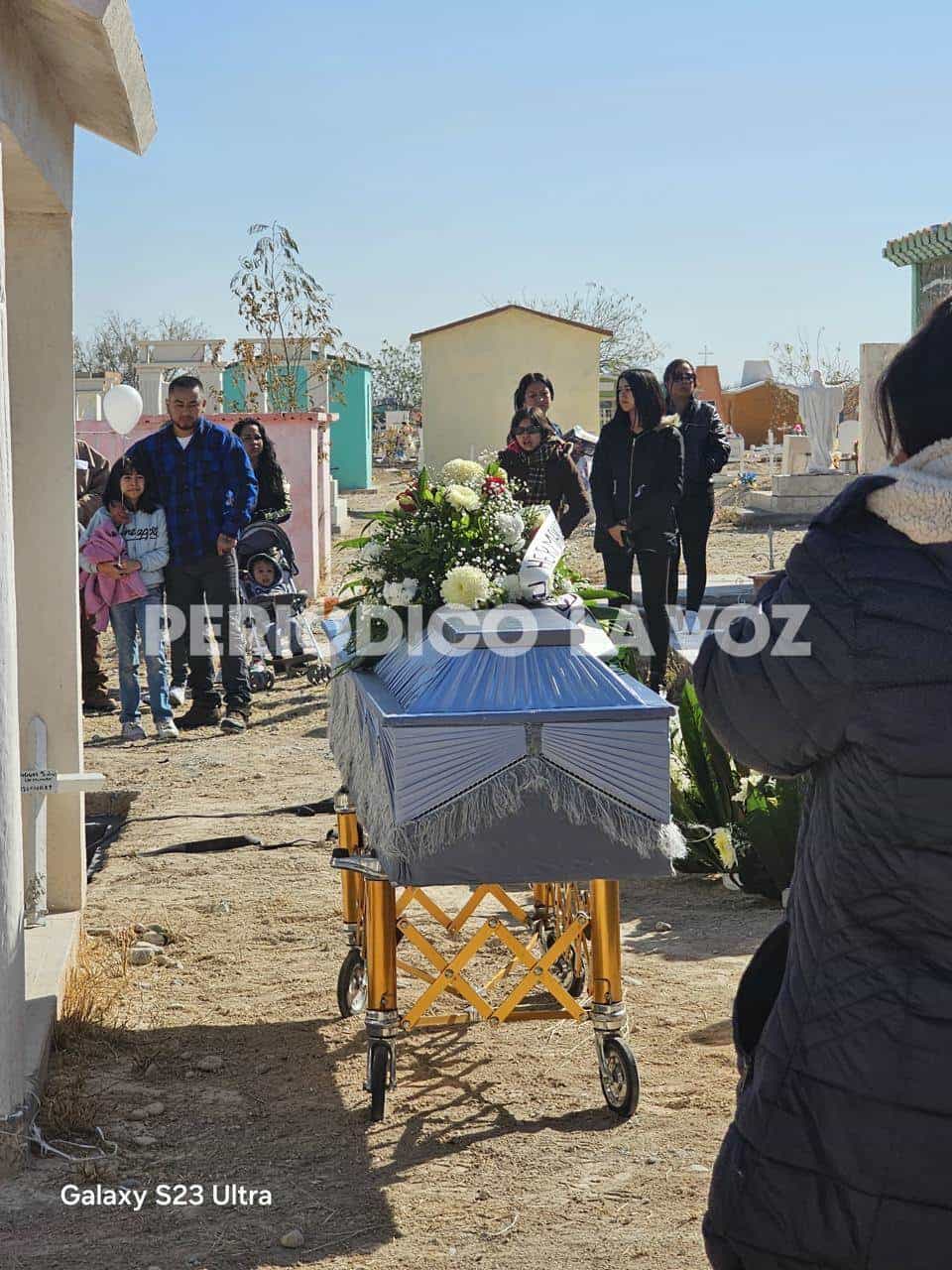 "Porque mi papá...": entre lágrimas y dolor despiden a Miguel Salas, alias "El Cuate"