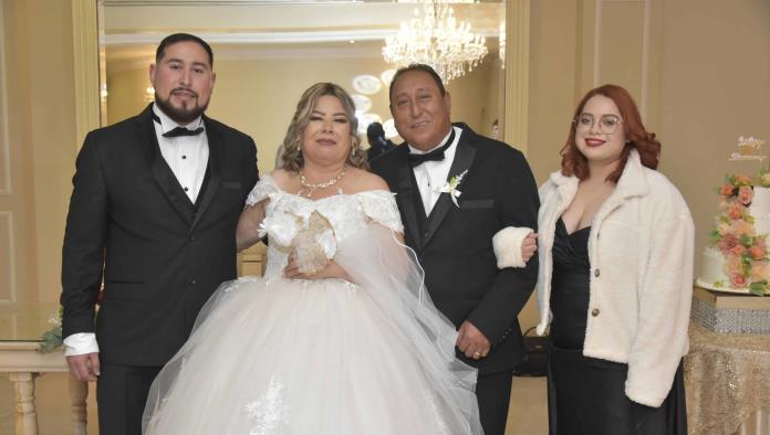 Celebran bodas de plata