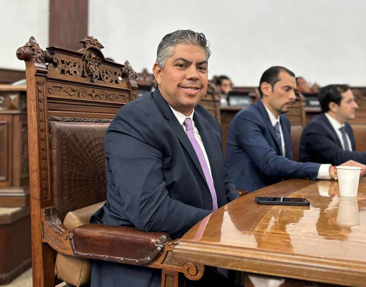 Exhorta Paredes ayuda a ex empleados de AHMSA