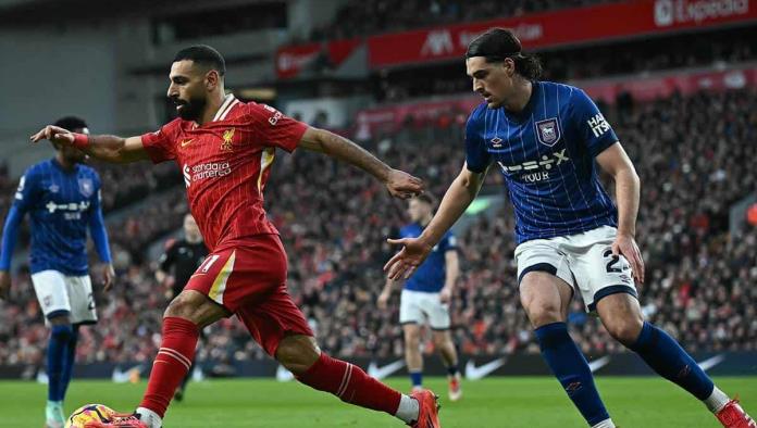 Liverpool sin fallas; sigue en la cima