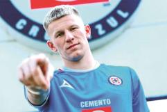 Cruz Azul hace oficial el fichaje de Mateusz Bogusz