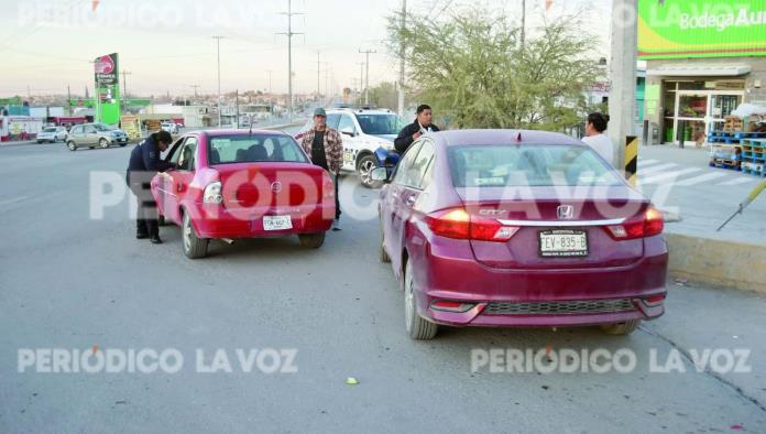 Lesiona a mujer en accidente