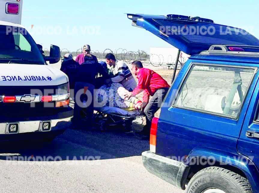 Deja volcadura dos lesionadas