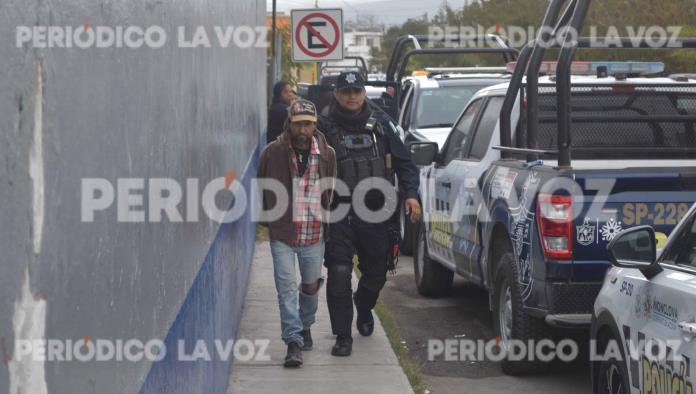 Lo ´cachan´ Estatales drogándose en la calle