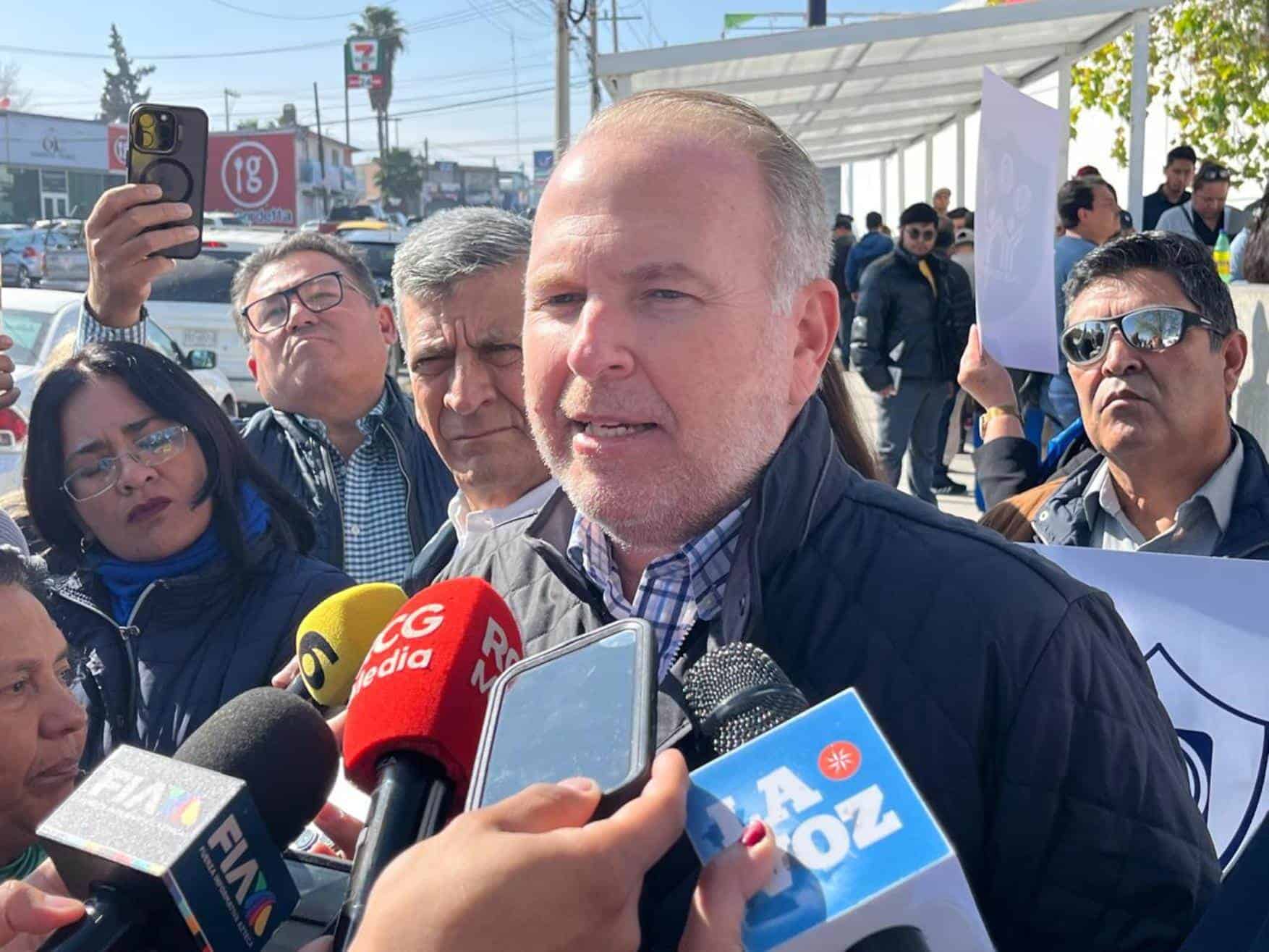 Piden a Gobierno federal que no "doble las manos"