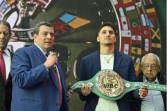 Marco Verde perfila su ingreso al boxeo profesional 