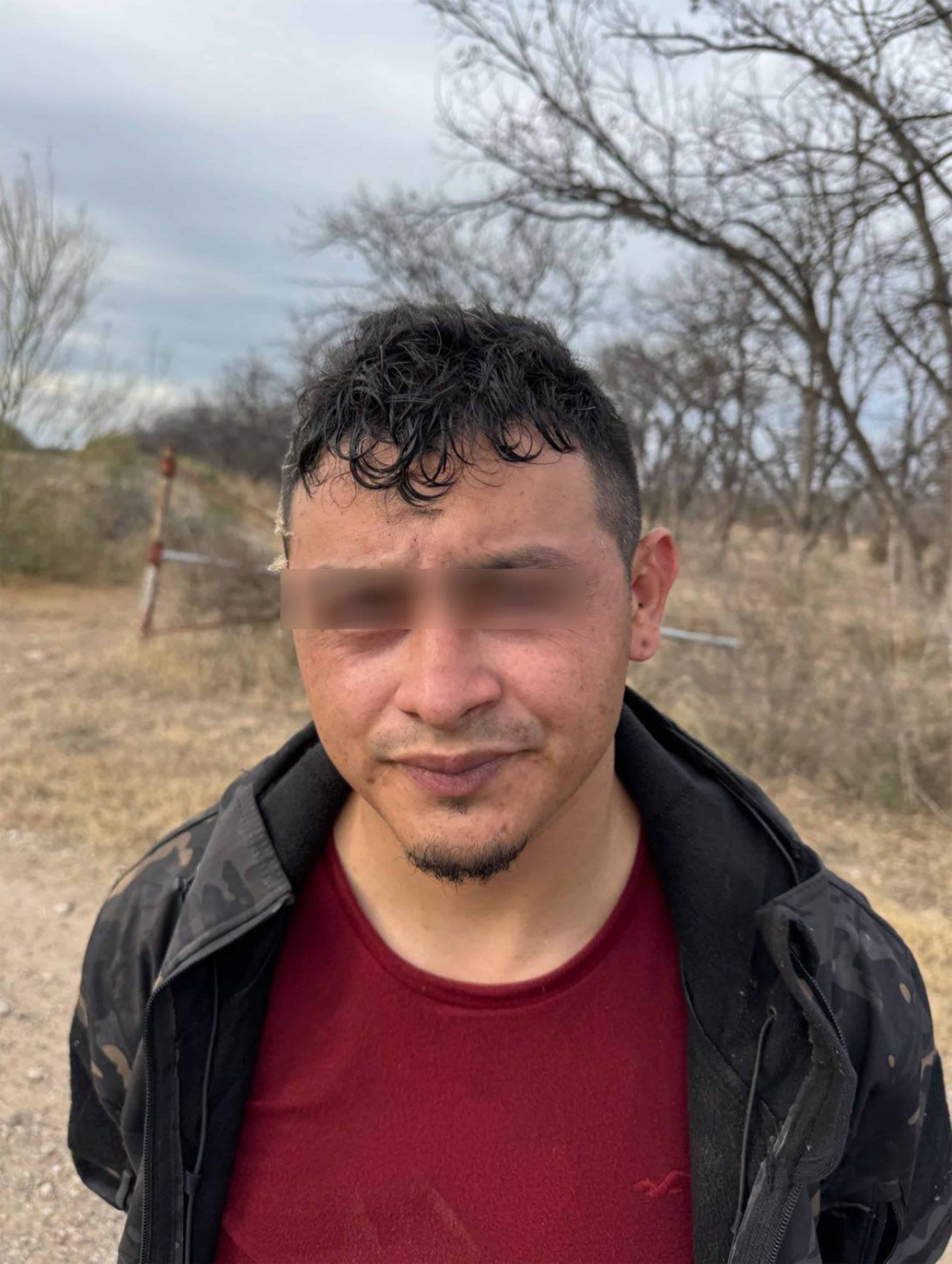 Detienen a un Hombre Hondureño Oculto en una Zanja en Texas