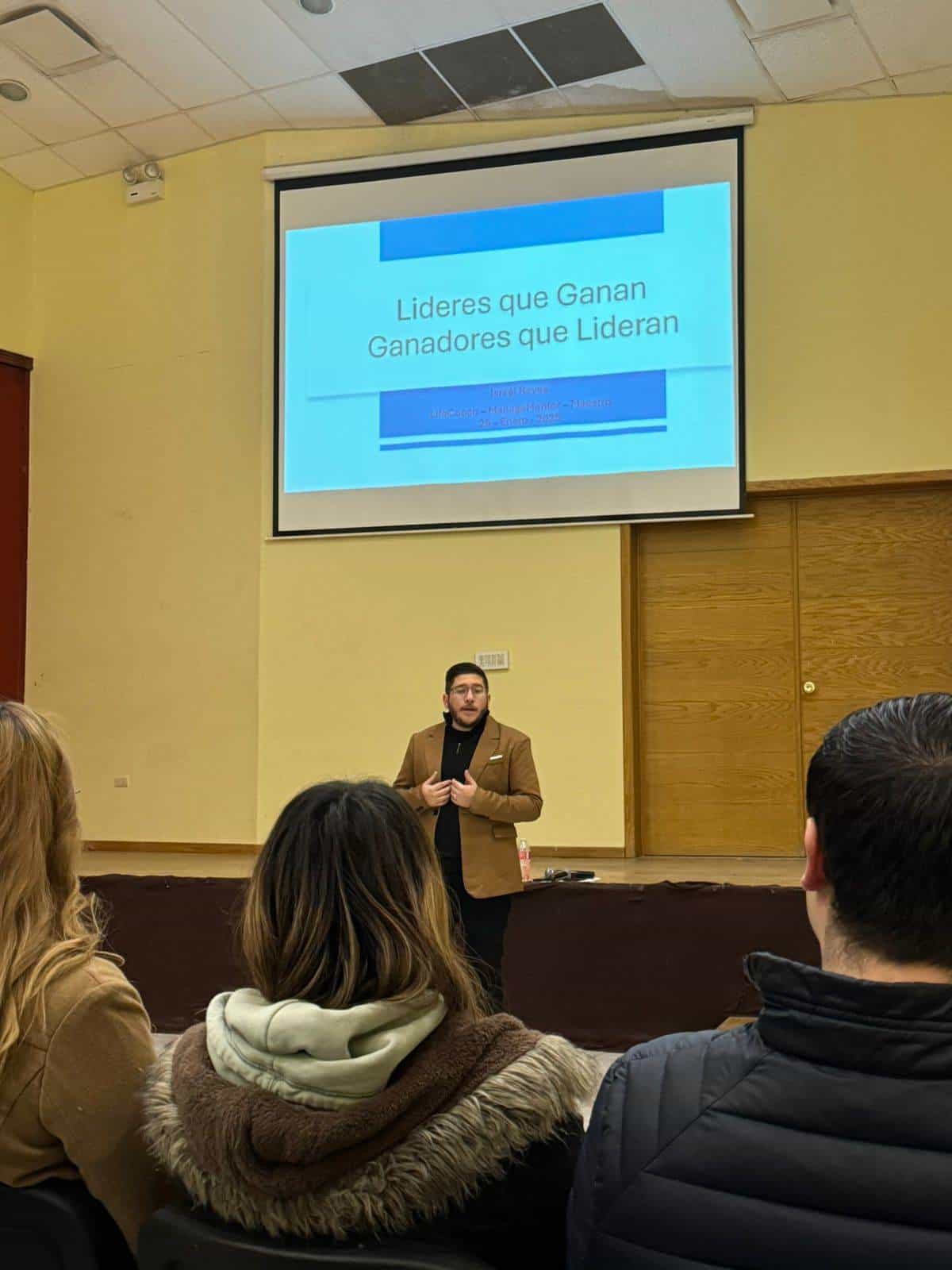 Fortaleciendo el liderazgo local: Curso de capacitación para ciudadanos en Ciudad Acuña