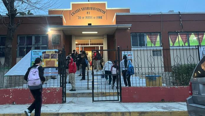 Regresan los alumnos a clases en Ciudad Acuña tras una semana de ausencia