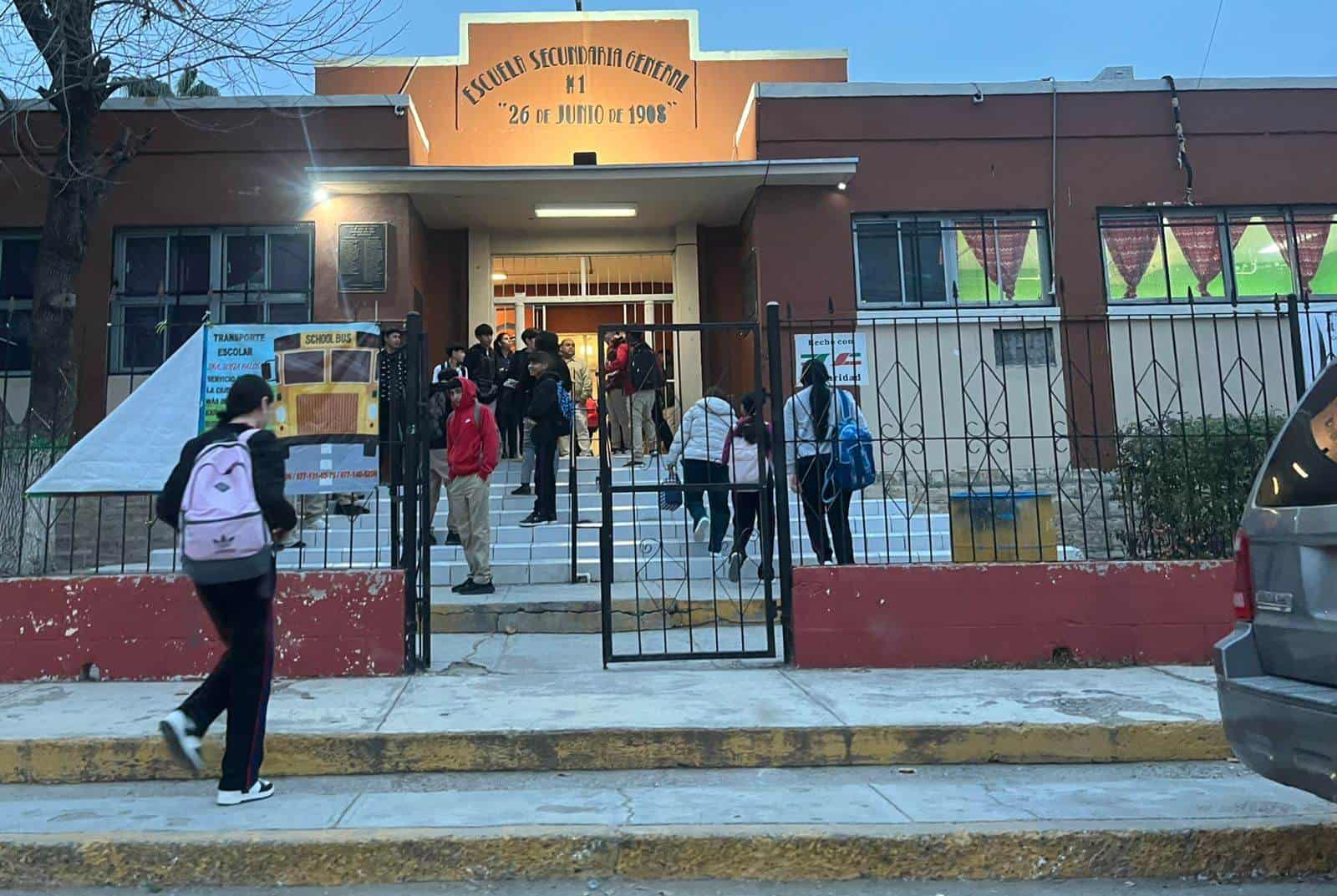 Regresan los alumnos a clases en Ciudad Acuña tras una semana de ausencia