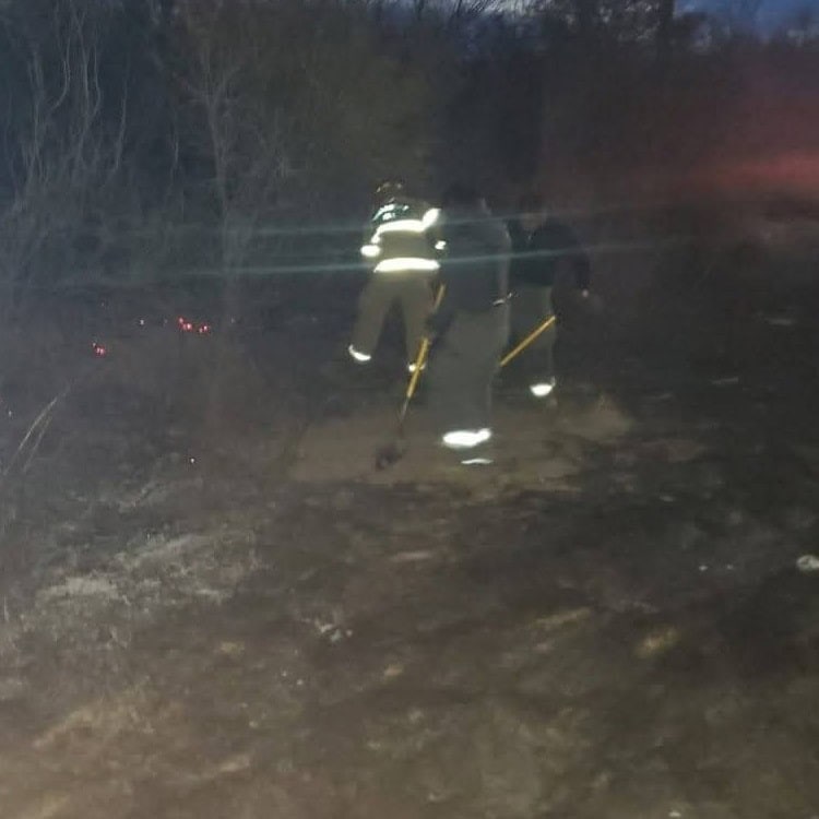 Bomberos de Allende combaten dos incendios en el municipio