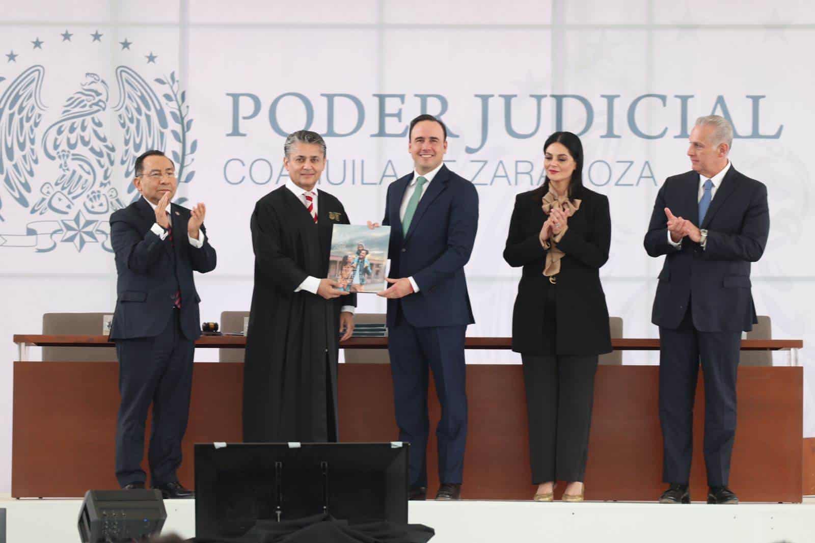 Trabajando coordinados los tres poderes del estado, fortalecemos a Coahuila