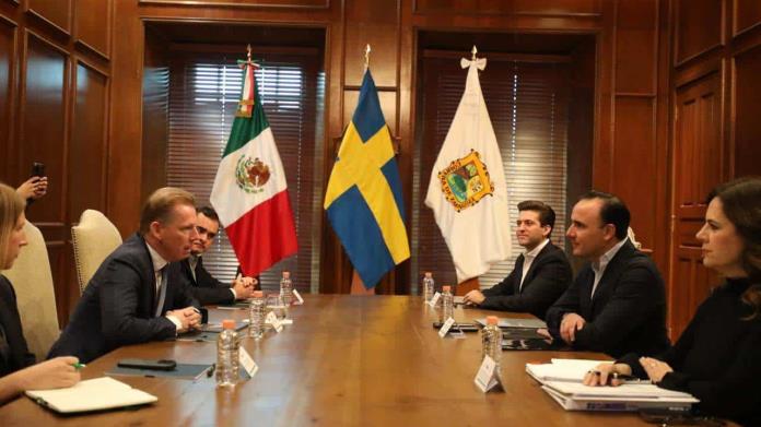 Continúa Manolo en busca de inversiones Continúa Manolo en busca de inversiones