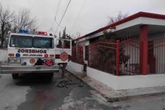 Corto circuito genera incendio en vivienda 