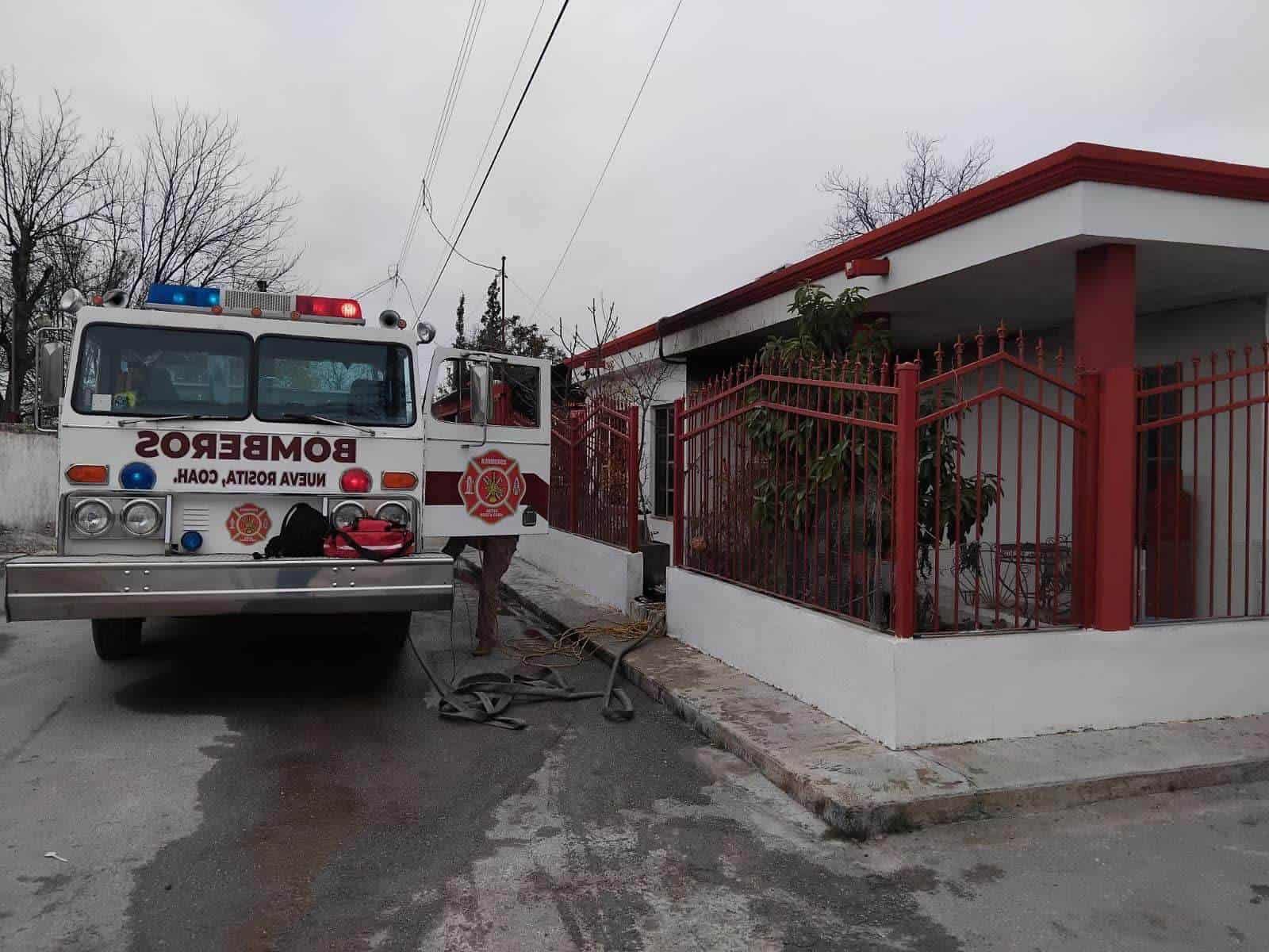 Corto circuito genera incendio en vivienda 