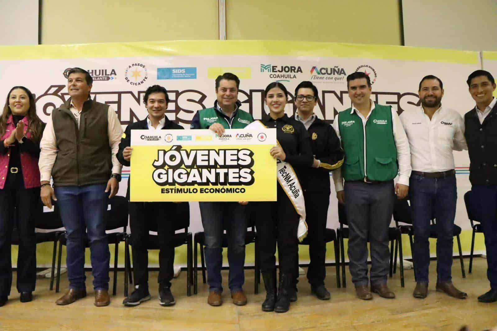 Impulso a los jóvenes de Ciudad Acuña: Proyectos y becas en el horizonte