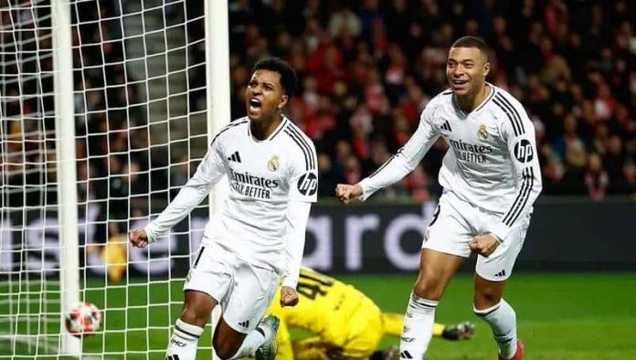 Real Madrid goleó, pero jugará playoff en Champions