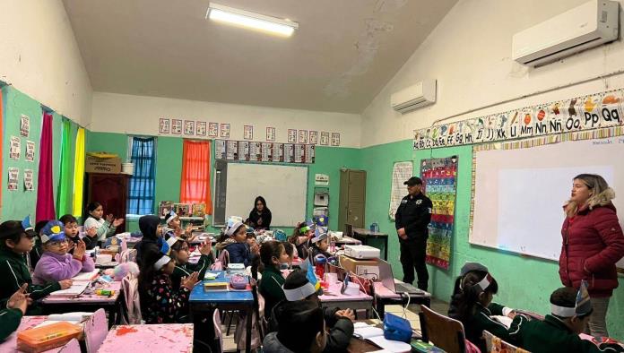 Fomentan cercanía entre estudiantes y Policía Municipal en Nava