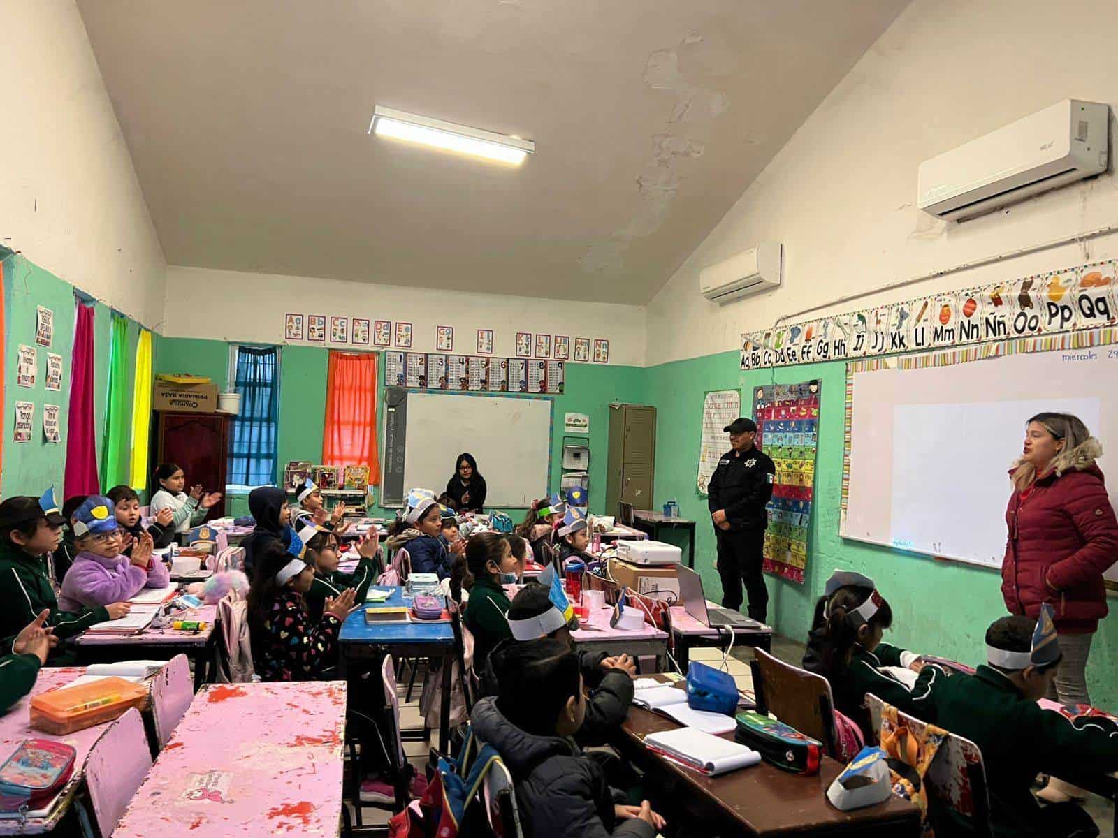 Fomentan cercanía entre estudiantes y Policía Municipal en Nava