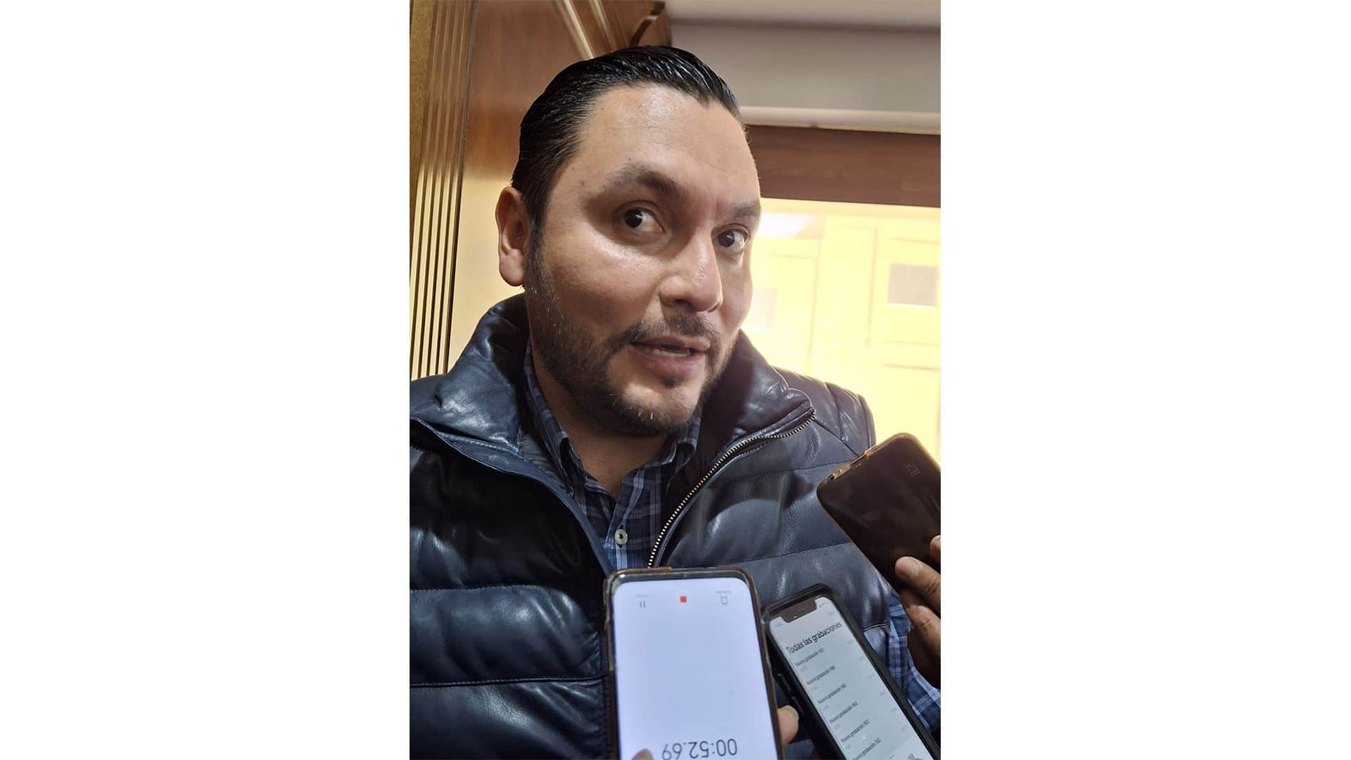 Carlos Villarreal, alcalde.
