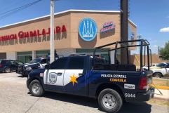 Investigan a dos mujeres por robo en farmacia 