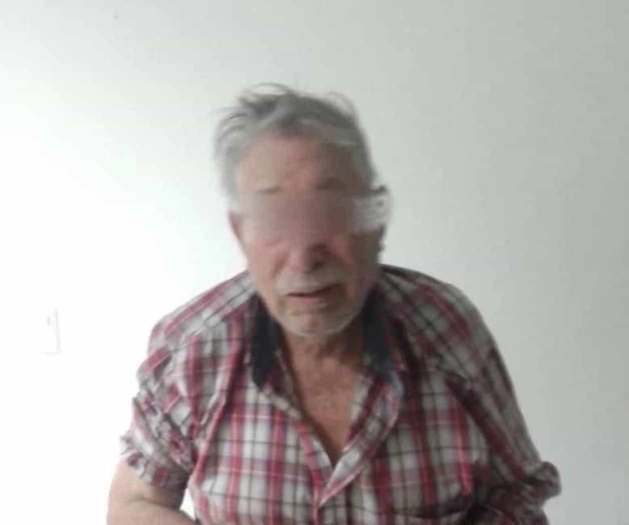 Nietas golpean a su abuelo y lo abandonan en plaza de Múzquiz