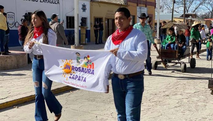 Niños celebran aniversario de Zaragoza con mini cabalgata