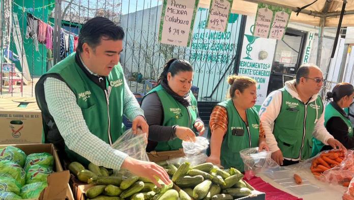 Mercadito Mejora continúa llevando productos básicos a los sectores de Acuña