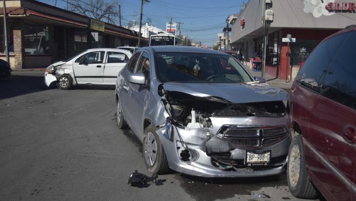 Por pasarse luz roja; Le destroza el ´chiquito´