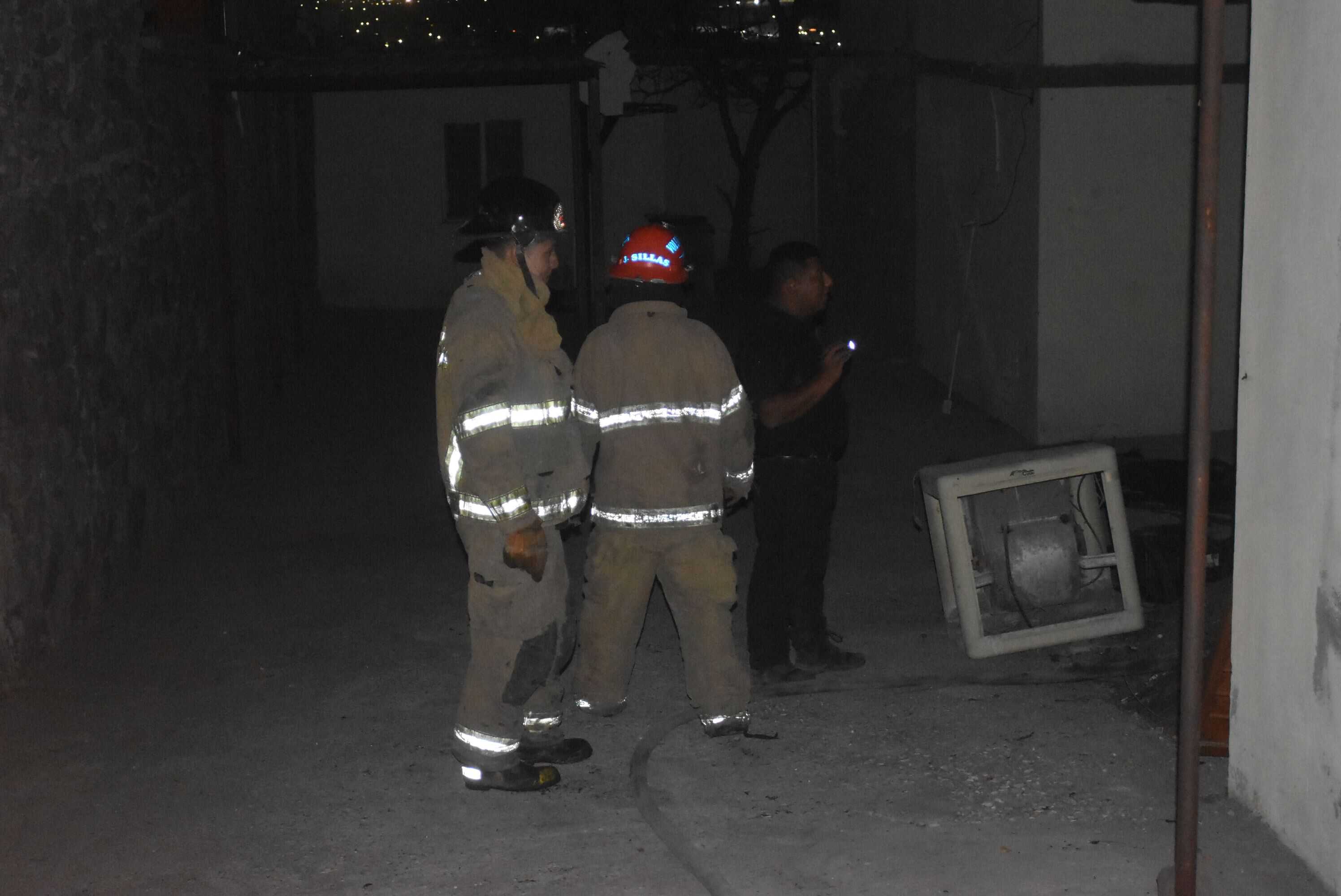 Quema de basura pone en riesgo departamentos