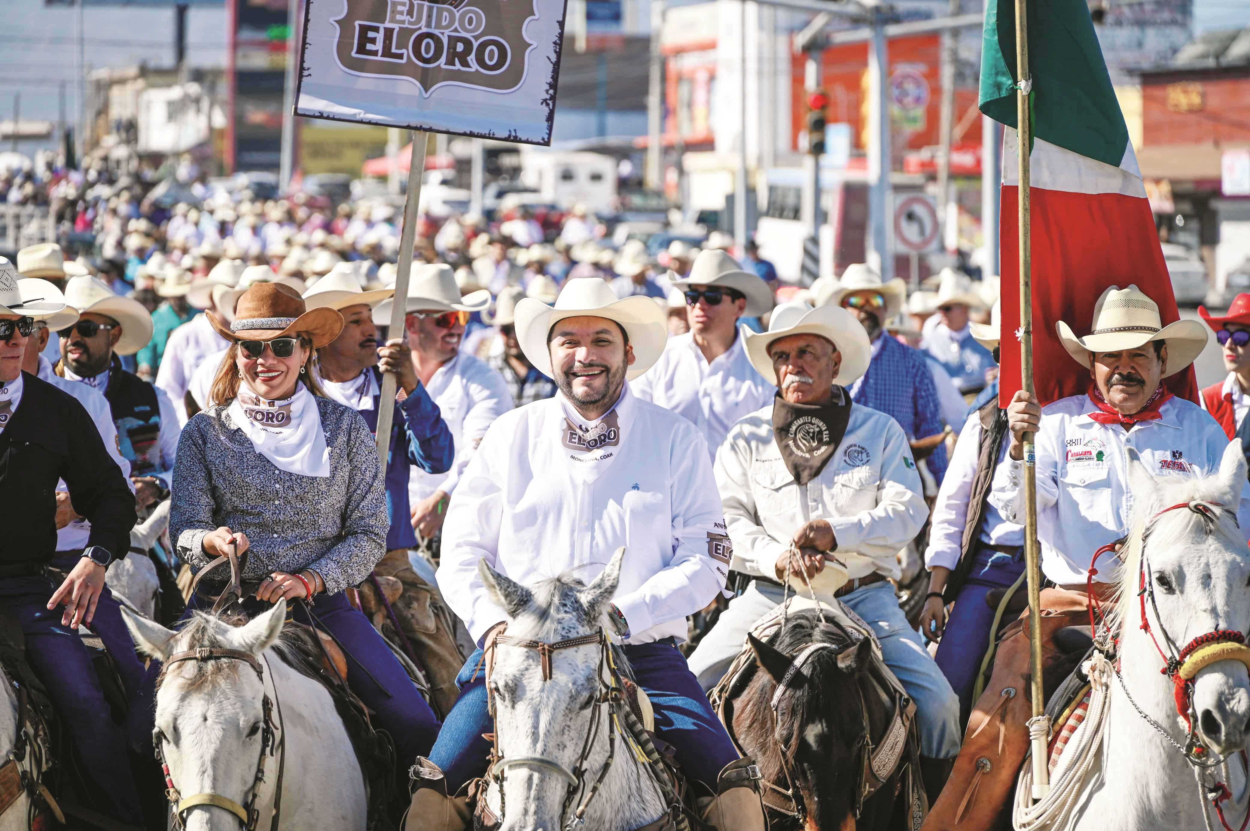 Participan cientos en cabalgata del ejido El Oro