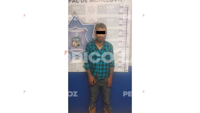 Arrestan a ´drogo´ a fuera de su casa