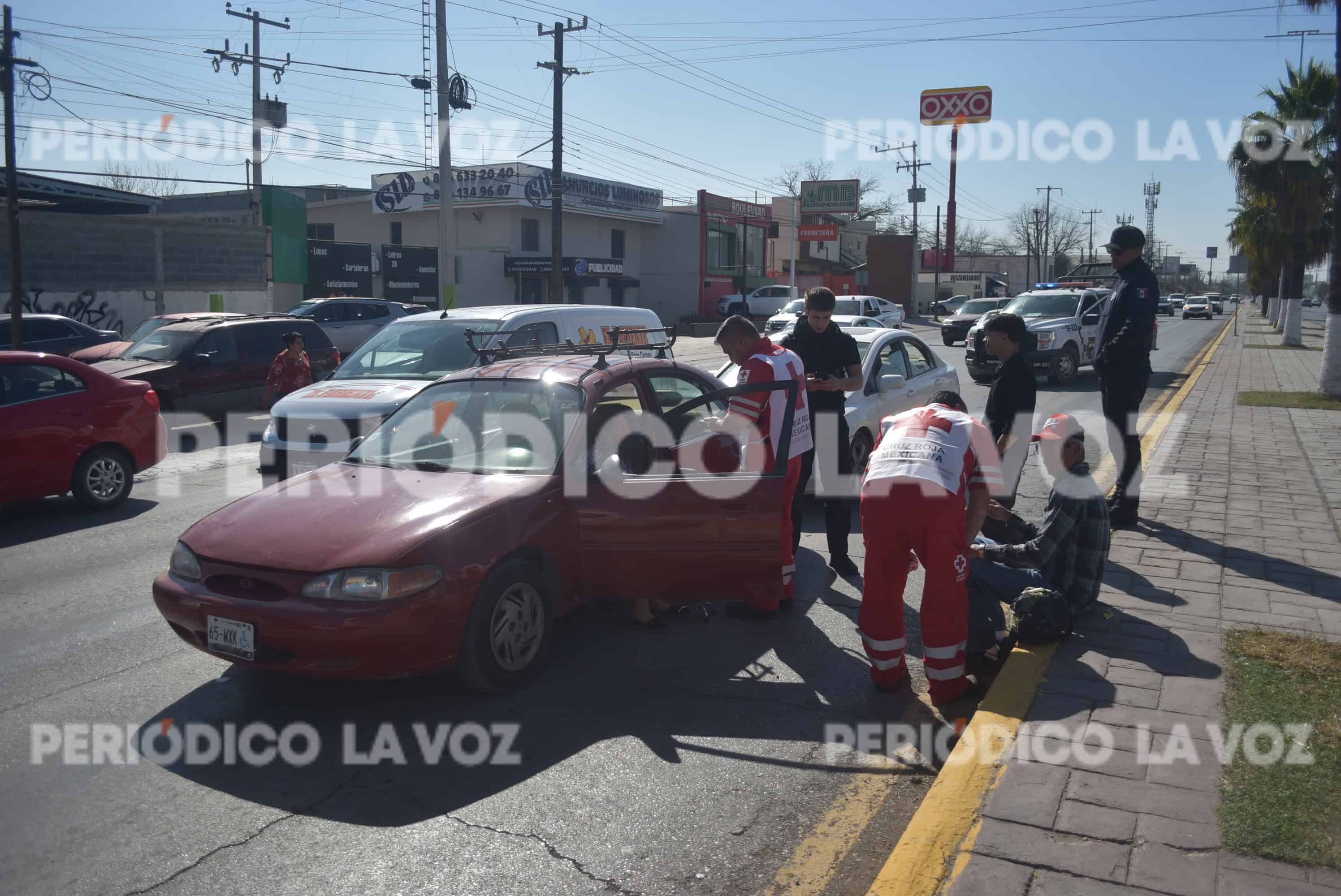 Lesiona a matrimonio en choque por alcance