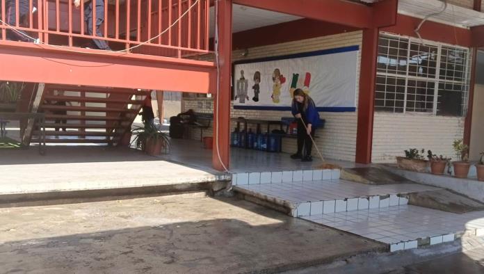 PADRES DE FAMILIA ASEAN ESCUELA PARA EVITAR LLEGADA DE INTENDENTE CON PROBLEMAS DE ADICCIÓ