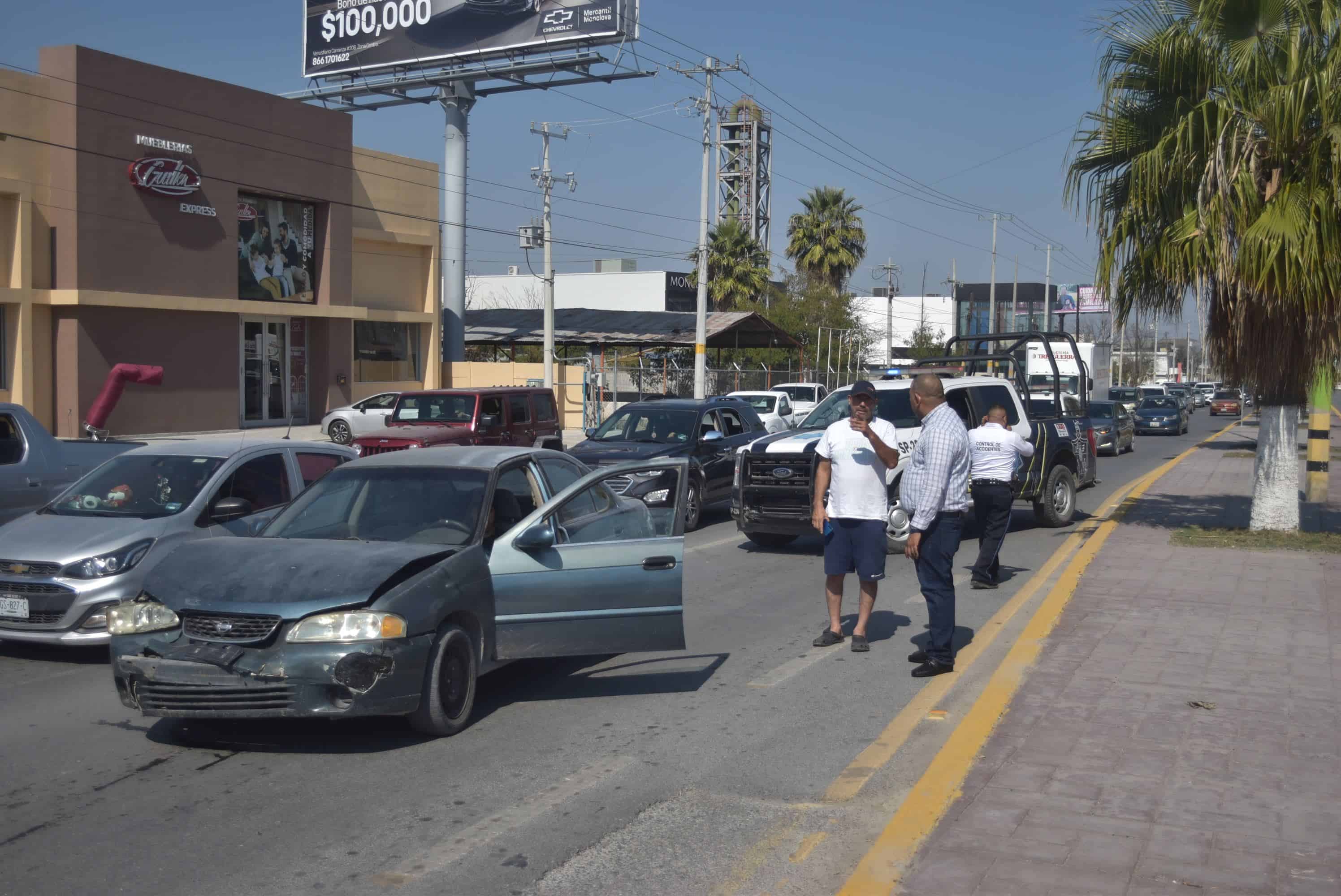 Deja auto como ´chupando limón´