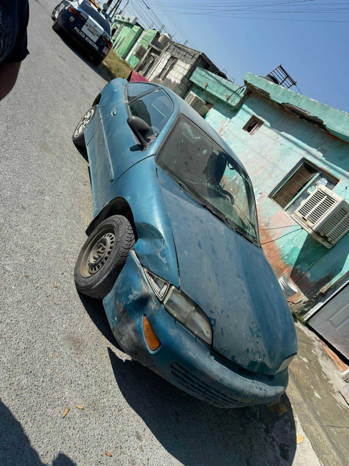 Se pasa el alto y provoca choque 