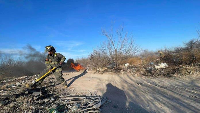 Protección Civil y Bomberos controlan tres incendios de zacatal en Allende