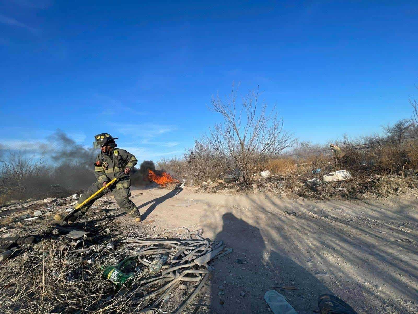 Protección Civil y Bomberos controlan tres incendios de zacatal en Allende