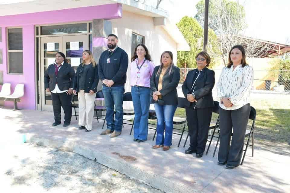 DIF Coahuila entregan despensas a grupos prioritarios en Nava