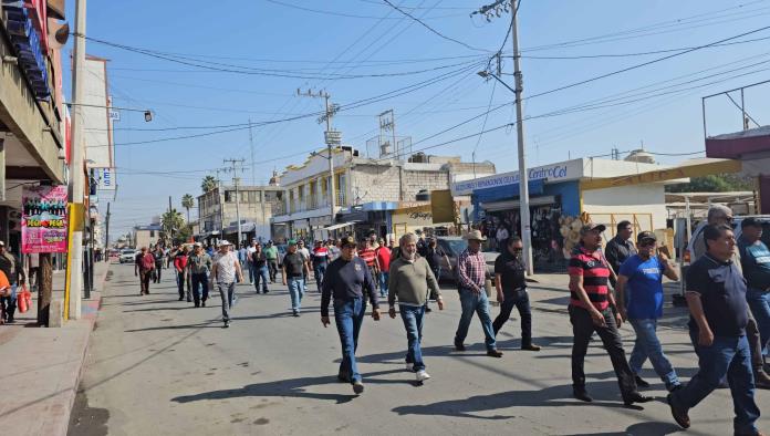 “Se terminó la paciencia”: Obreros de AHMSA bloquean calles y advierten movilización