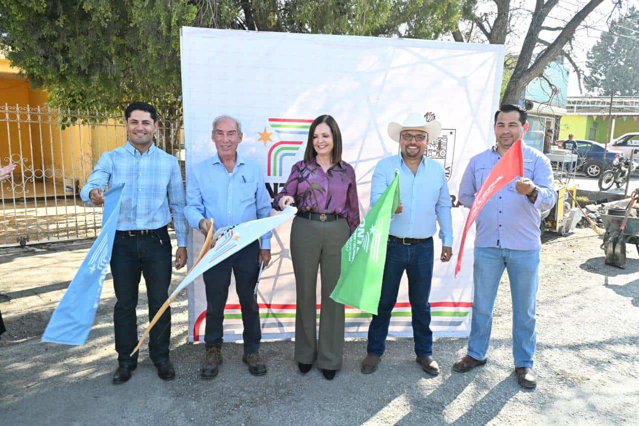 La alcaldesa Sari Pérez presidió el arranque del bacheo en el Bulevar Ejército Mexicano.