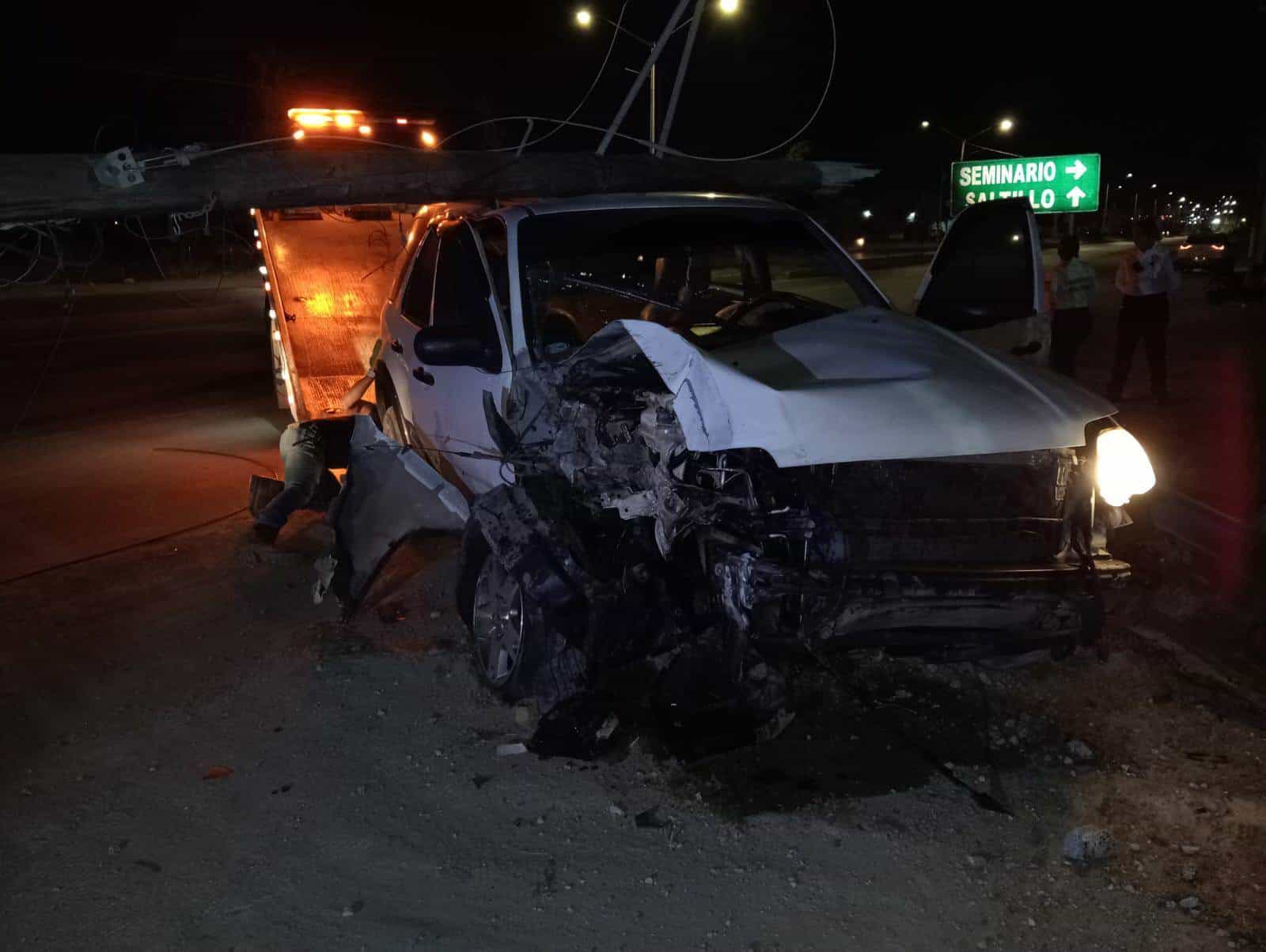 Sufre joven aparatoso accidente en Villa de Fuente; lo reportan en grave estado