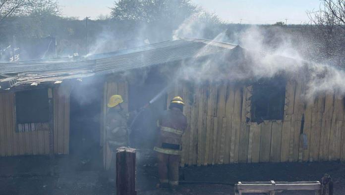 Incendio devasta hogar en Estación Barroterán