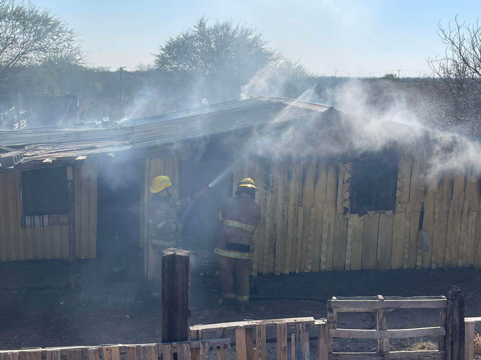 Incendio devasta hogar en Estación Barroterán