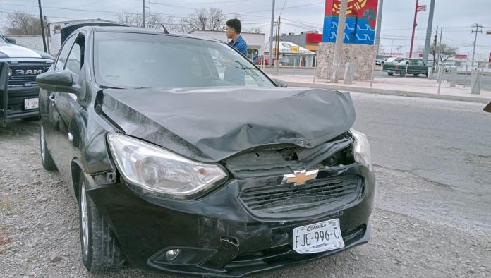 Accidente Vial en Ciudad Acuña: Alta Velocidad Causa Choque en Carretera