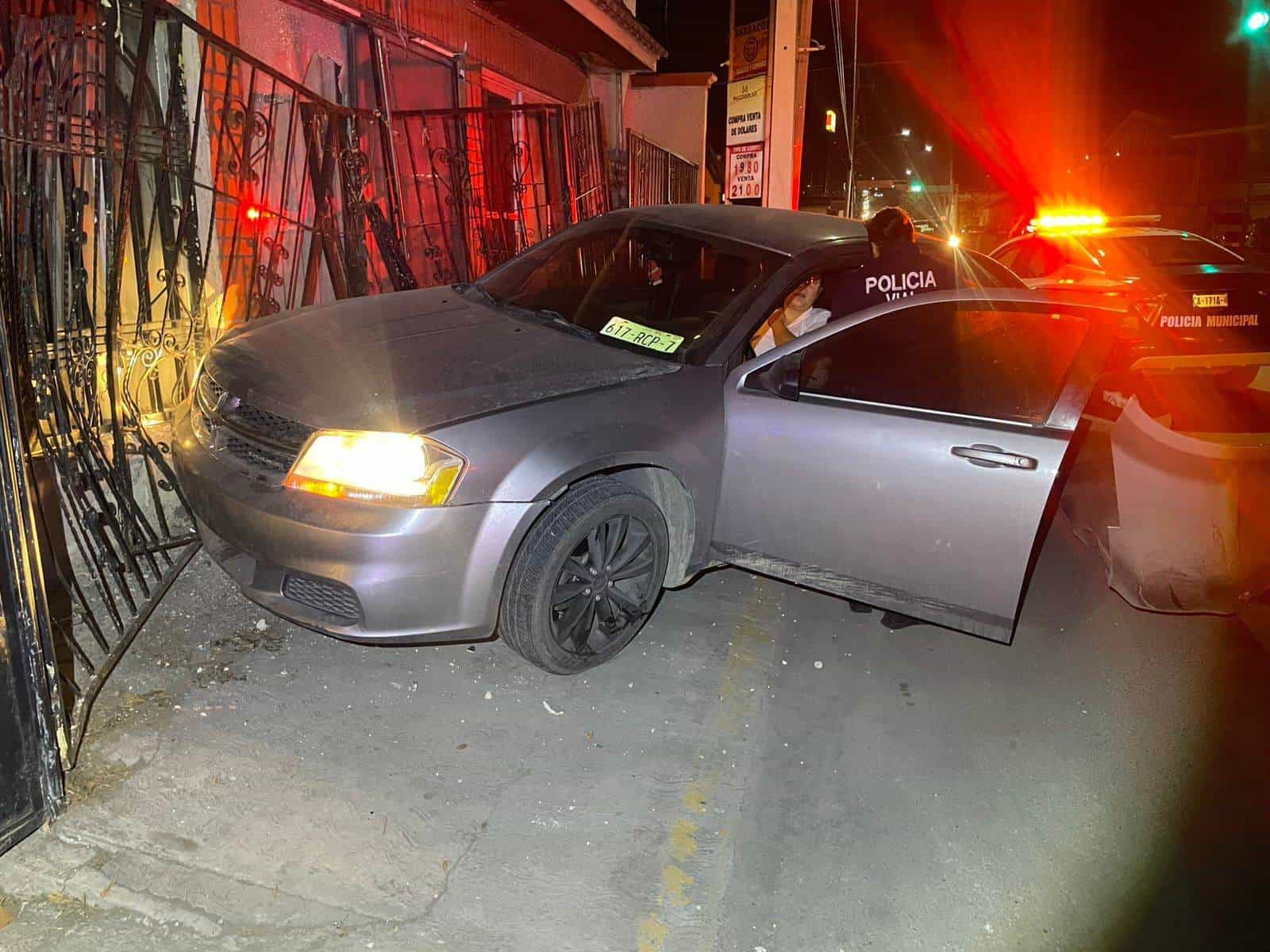 Choque en la Calle Iturbide Deja a Una Persona Sin Lesiones Graves